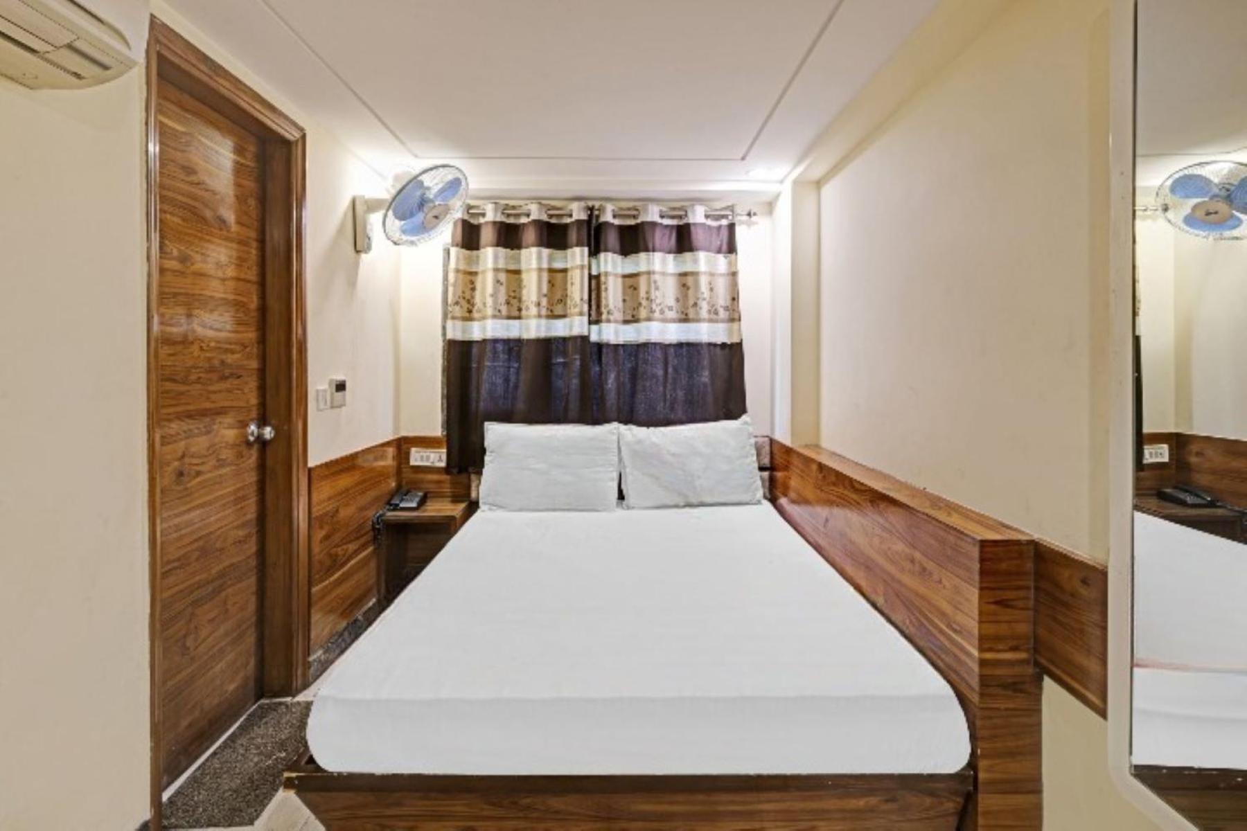 Hotel Keshew International New Delhi Ngoại thất bức ảnh