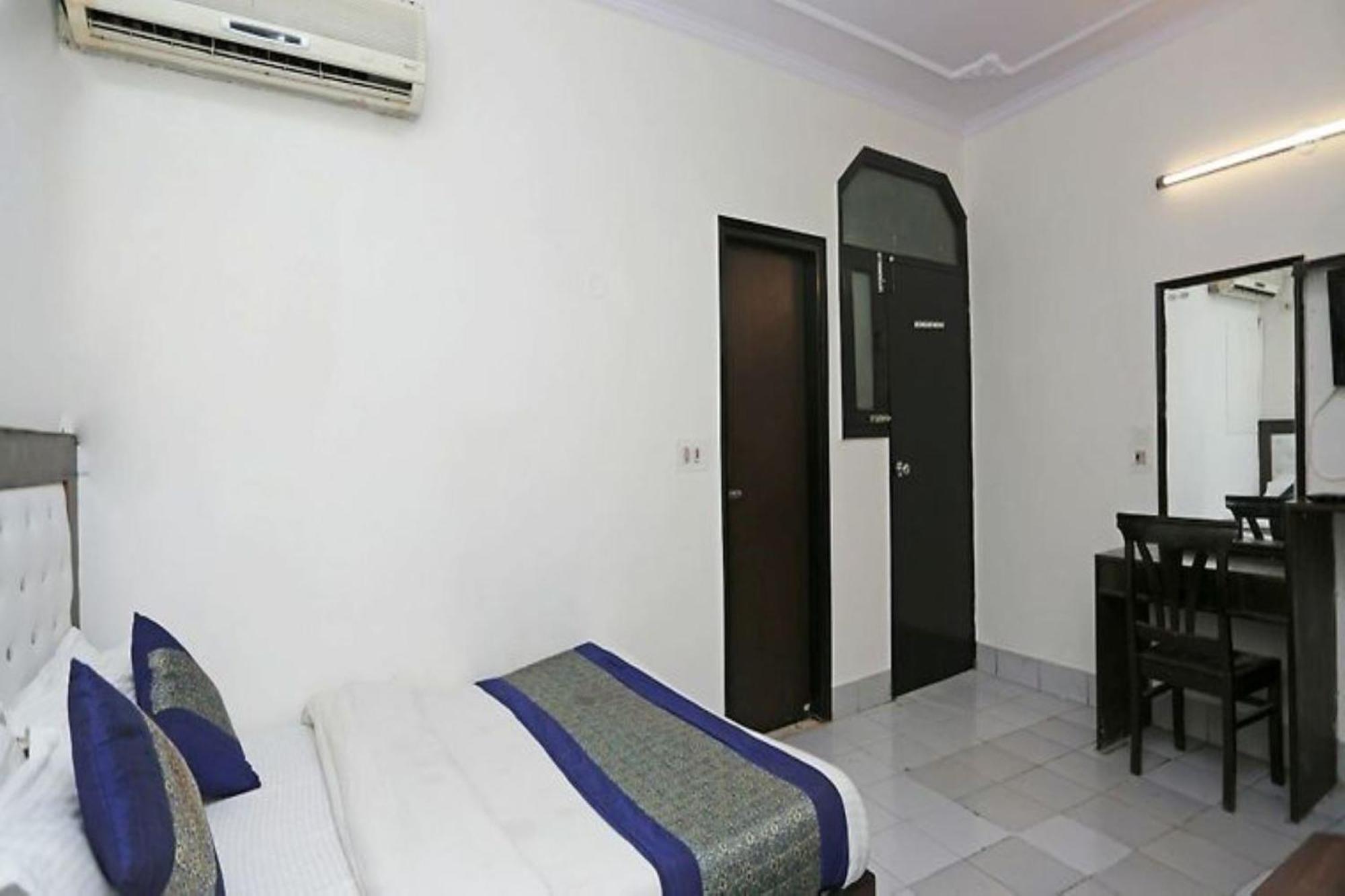 Hotel Keshew International New Delhi Ngoại thất bức ảnh