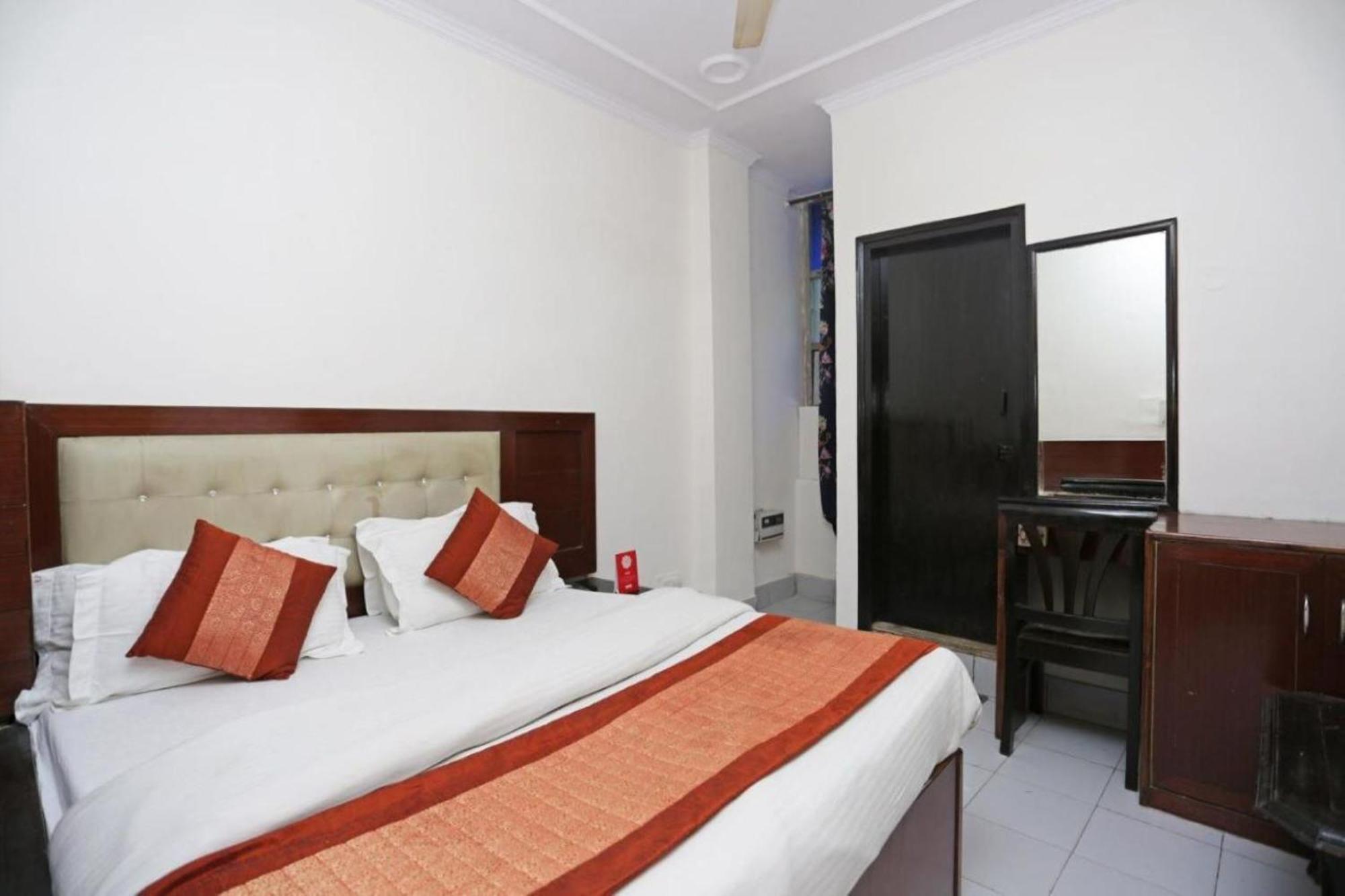 Hotel Keshew International New Delhi Ngoại thất bức ảnh
